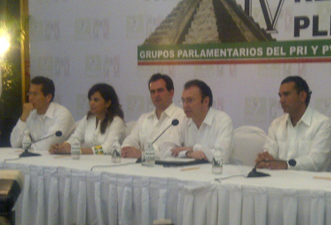 Luis Videgaray acudió a la reunión plenaria de los senadores del PRI.