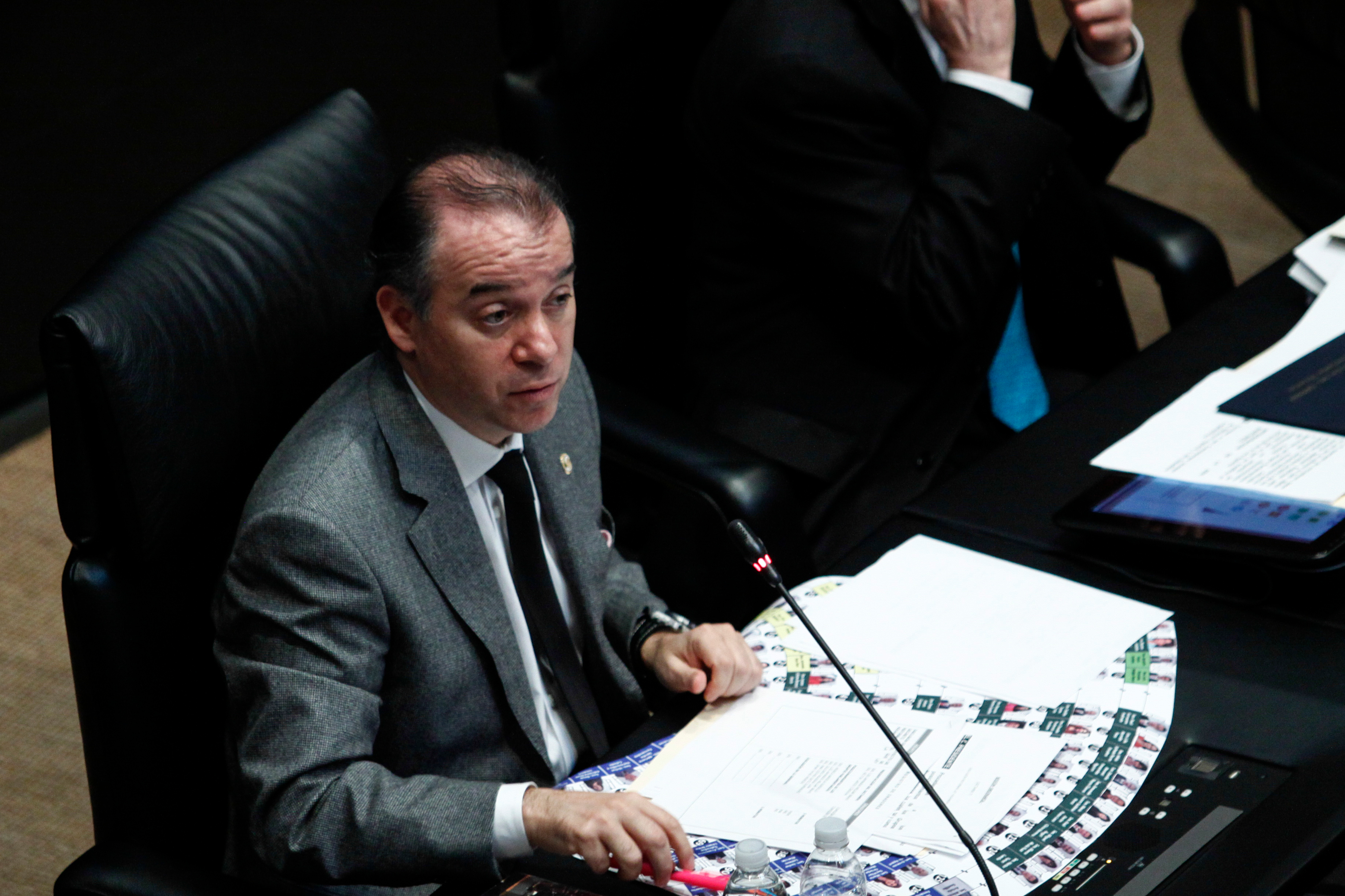Raúl Cervantes, senador del PRI y presidente del Senado.
