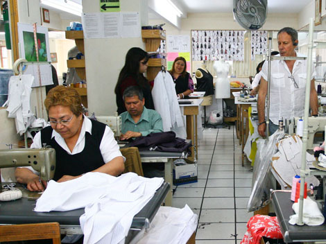 Empresas locales y fábricas analizan la situación de la reforma hacendaria y sus impactos.
