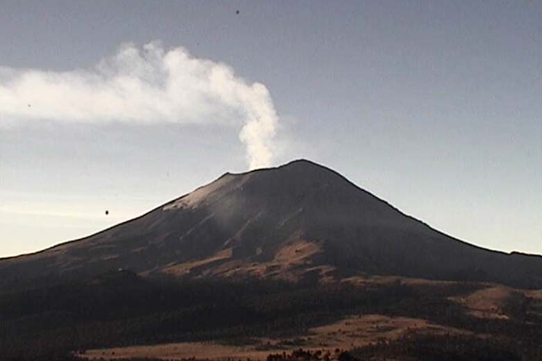 Imagen del Popocatépetl la mañana de este viernes.