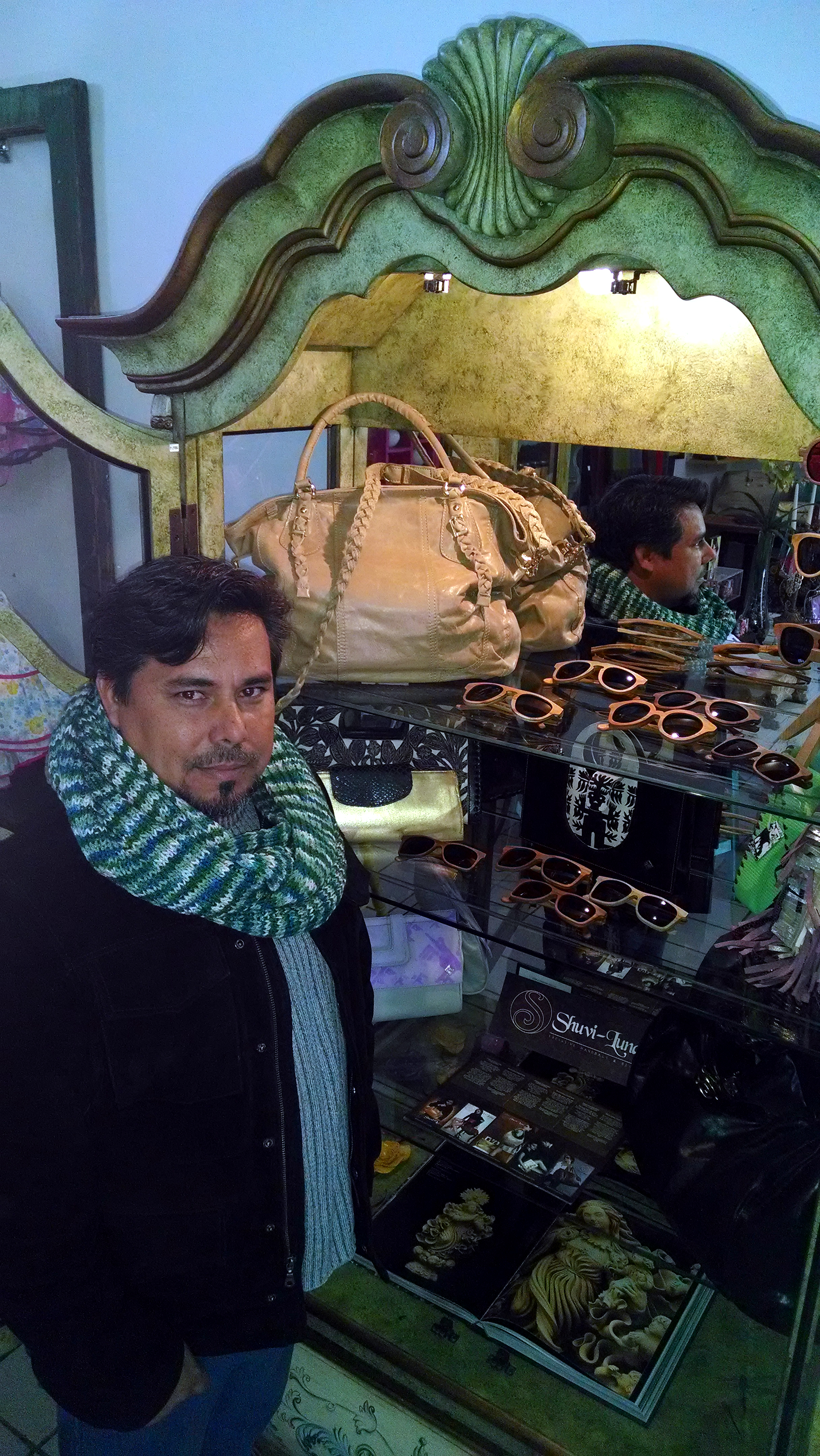 Raúl Sánchez, diseñador de la marca "Marina Gutiérrez".