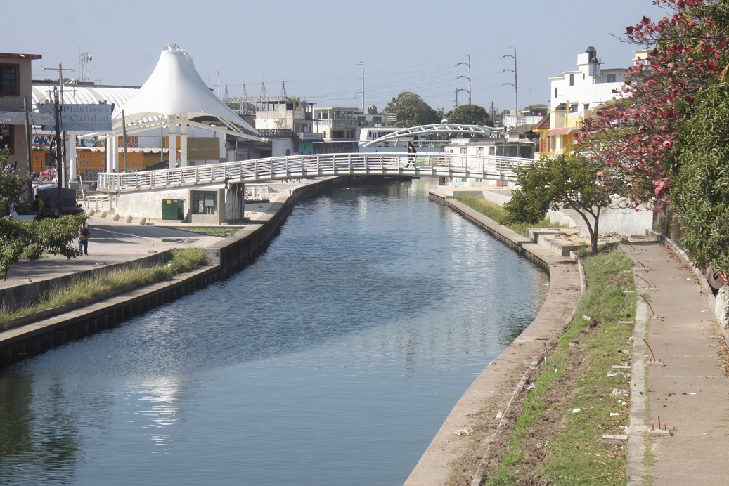 El proyecto tendría que finalizar en agosto del 2013 pero se cambió para finales de febrero.