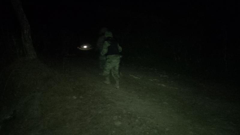 Elementos del Ejército durante la movilización en Tingüindín por el hallazgo de una fosa clandestina.