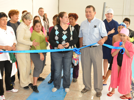 La encargada de cortar el listón fue Alina Garza, directora del Instituto Municipal del Deporte.