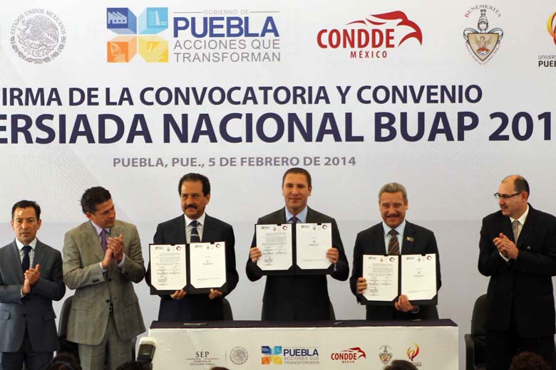 Firma de convenio para la Universiada Nacional 2014.