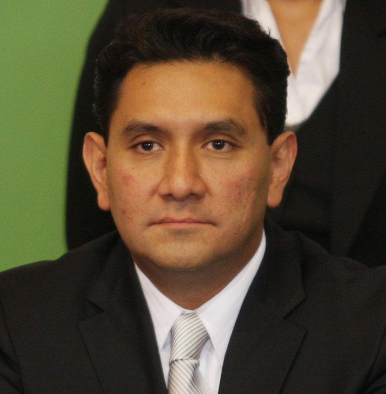Adrián Fuentes Villalobos.