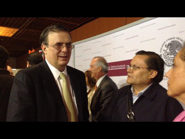En el acto, Marcelo Ebrard estuvo acompañado de Dante Delgado y de María Elena Orantes 