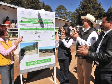 En el Albergue “Agustín Melgar”, ubicado en la comunidad La Gloria de Guachochi, Chihuahua, el mandatario dijo que se requieren 30 mil viviendas para 