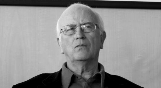 Es autor de textos como 'La jaula de la melancolía' (1987), 'El salvaje en el espejo' (1992), 'Oficio mexicano: miserias y esplendores de la cultura' 