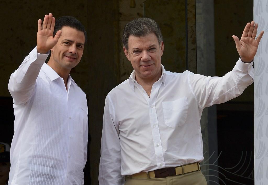 Enrique Peña Nieto y Juan Manuel Santos en el marco de la VIII Cumbre de la Alianza del Pacifico