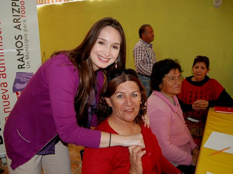 La presidenta del DIF Ramos Arizpe, Edna Dávalos, en la inauguración del taller "Cocina Productiva".