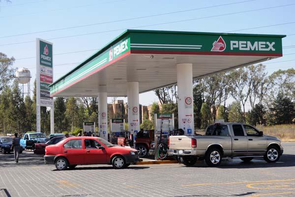 En la administración de Rivera aumentaron las gasolineras.