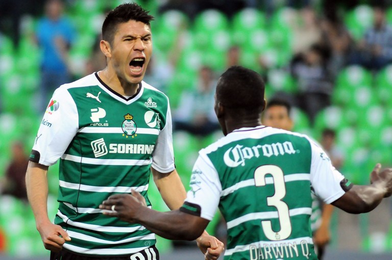 Oribe Peralta anotó frente al Arsenal en la Libertadores