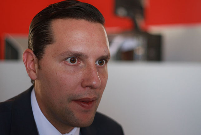 El gerente comercial de IBM en Toluca, Rodrigo Rosado.
