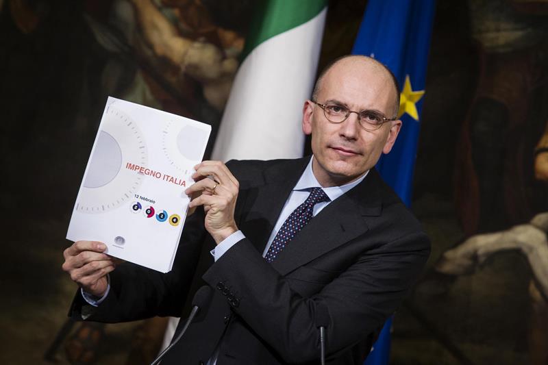 El primer ministro italiano, Enrico Letta,  presenta su plan "Compromiso Italia 2014", hoy en el palacio Chigi en Roma