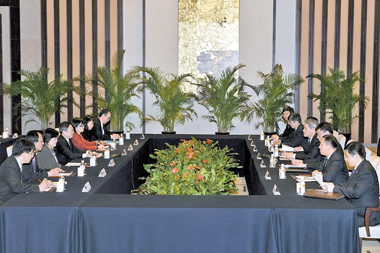 La reunión tuvo lugar en la provincia china de Nankín, donde está sepultado el líder del Kuomintang.