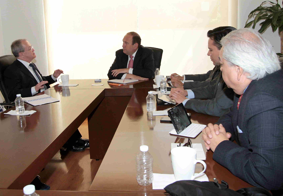 Reunión del gobernador Rubén Moreira Valdez y Monte Alejandro Rubido García, secretario ejecutivo del Sistema Nacional de Seguridad Pública.