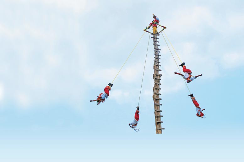 Además de los voladores, habrá muestra gastronómica, artesanías, talleres, danzas de diversas comunidades y otras actividades.