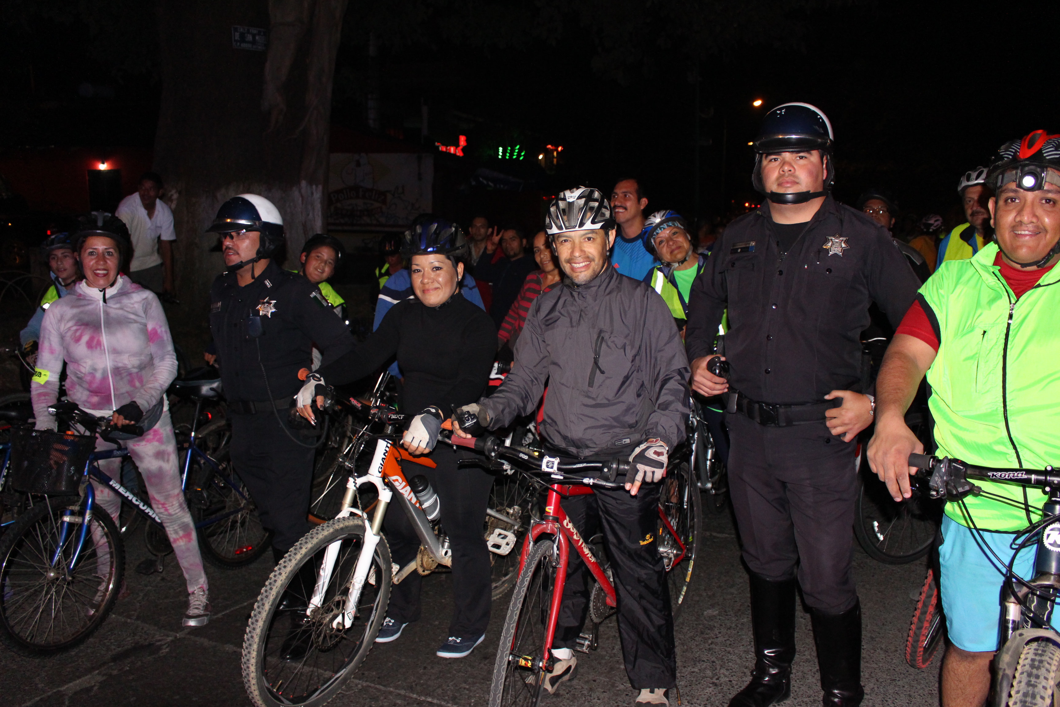 De 40 ciclistas, ya se reunieron más de mil.