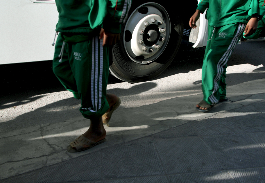 Niños triquis en La Laguna