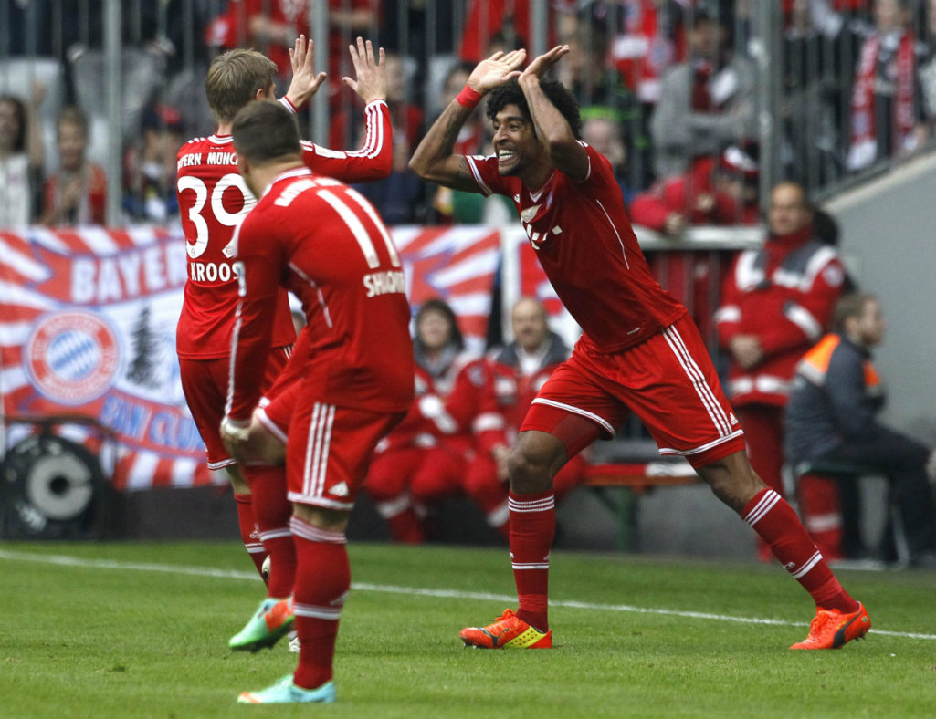 Festejo de Dante y Kroos