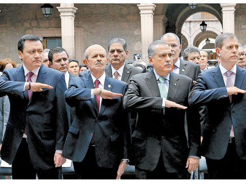 OMiguel Osorio, Fausto Vallejo, Manlio Fabio Beltrones y Alfredo Castillo en Palacio de Gobierno. 