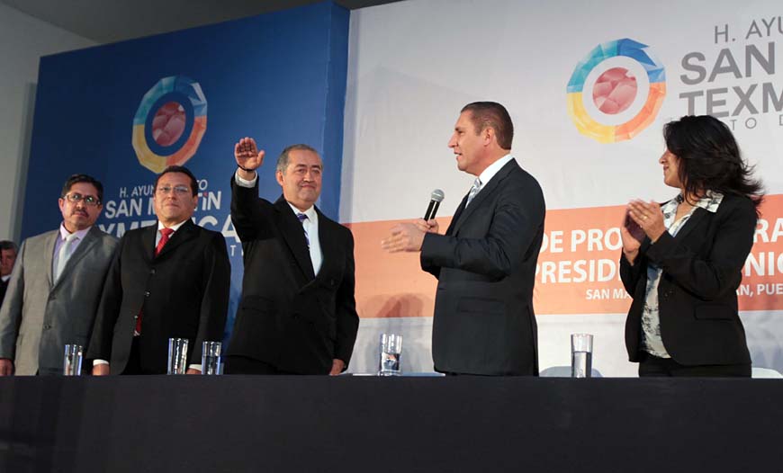 Toma de protesta de alcalde de San Martín Texmelucan.