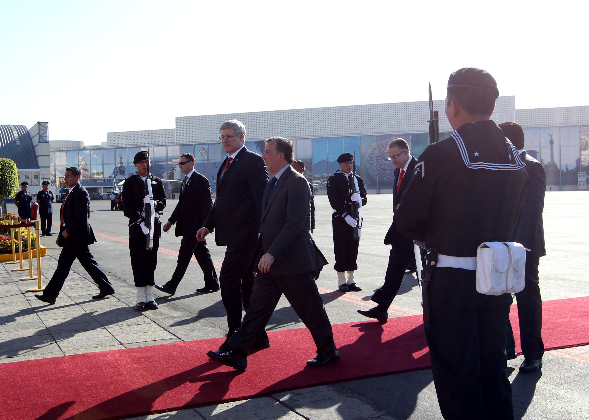 El canciller José Antonio Meade recibió al primer ministro canadiense Stephen Harper.