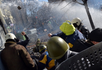 Jornada violenta en Kiev deja hasta el momento cinco muertos