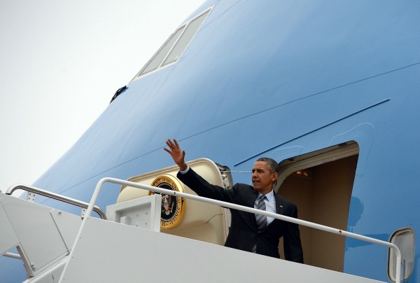 Barack Obama dejó la Base de la Fuerza Aérea Andrews, en Maryland, a bordo del Air Force One para dirigirse a Toluca. 