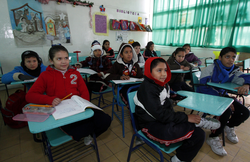 En primaria, las autoridades educativas tienen que reducir el porcentaje de alumnos en nivel insuficiente y elemental.