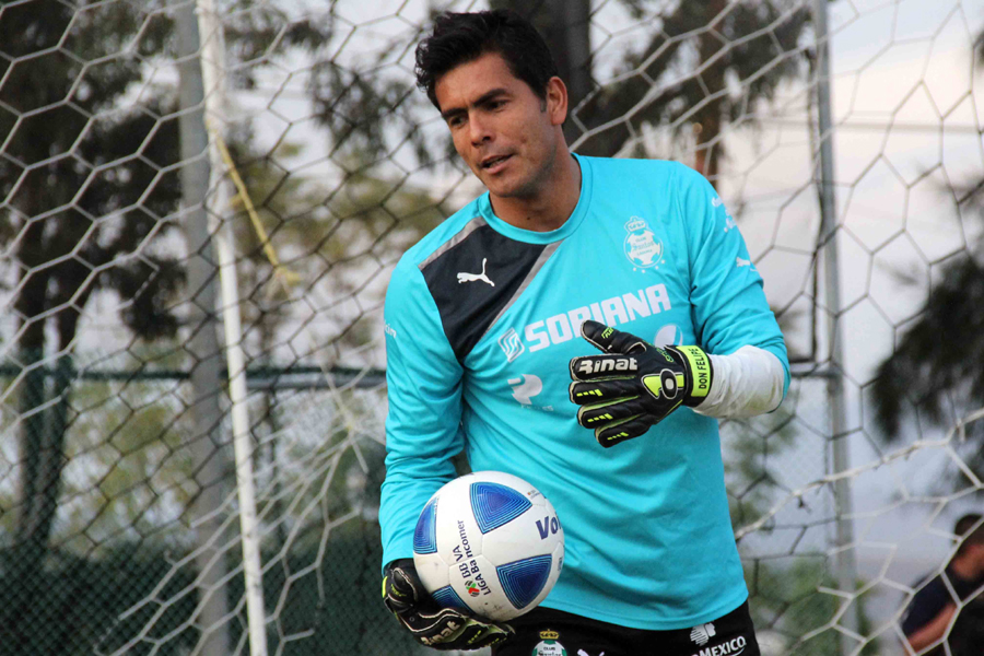 Oswaldo Sánchez dijo estar contento de estar en León después un viaje largo.