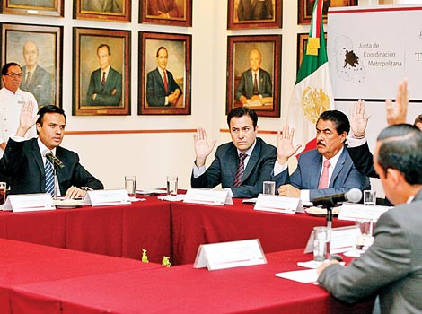A la reunión asistieron los ocho alcaldes de los municipios de la Zona Metropolitana. 