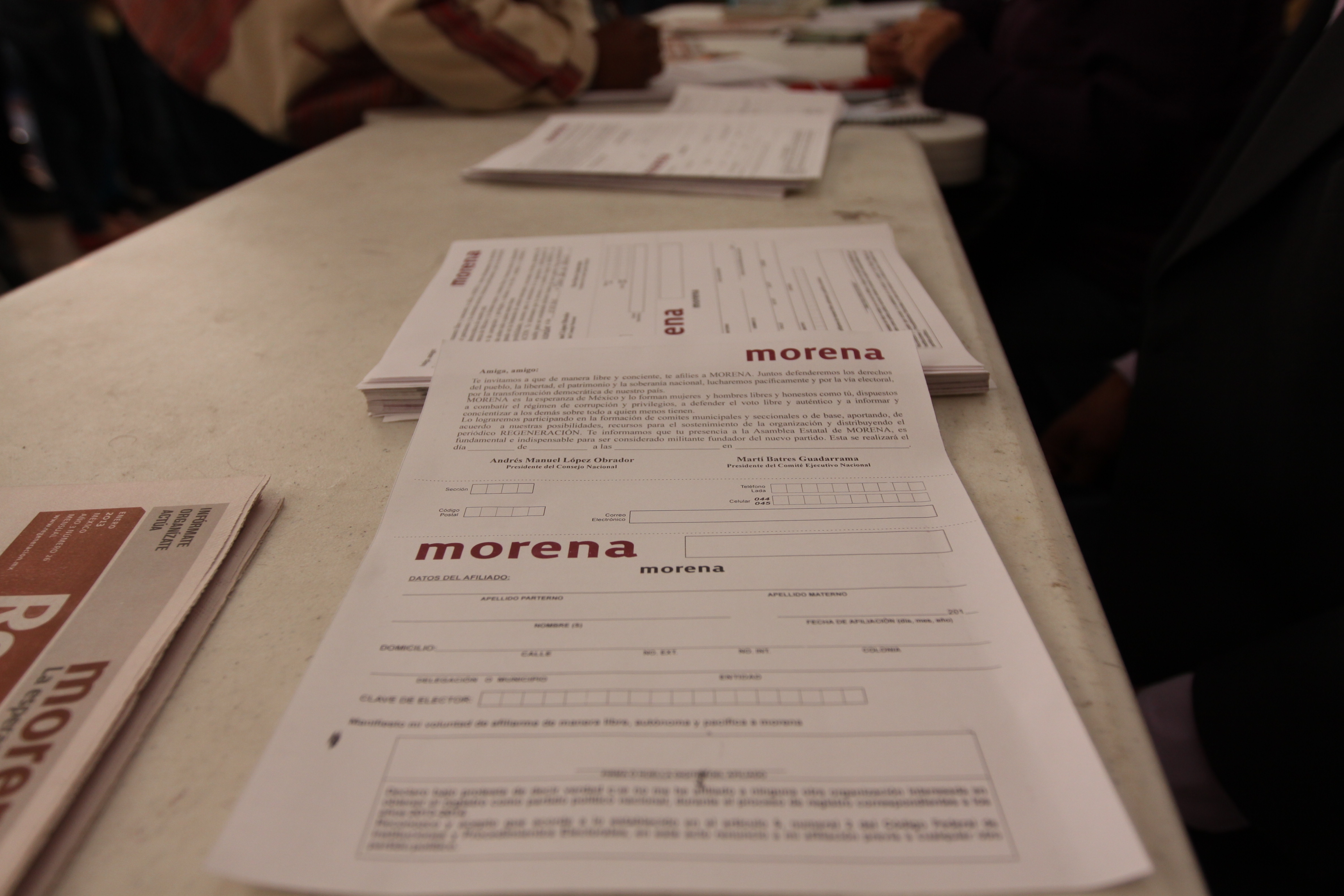 Afiliación política al partido Morena.