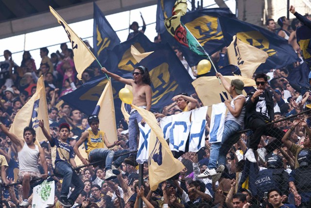 La Rebel, barra de Pumas