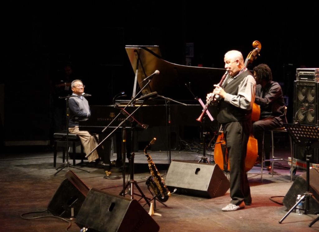 Manzanero y D’Rivera interpretaron “Te extraño” y “Por debajo de la mesa”.