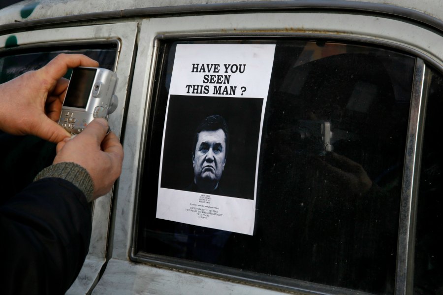 Cartel de busqueda del presidente Victor Yanukovich 