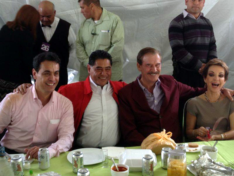 Ismael con el gobernador de Durango, Vicente Fox y Martha Sahagún.