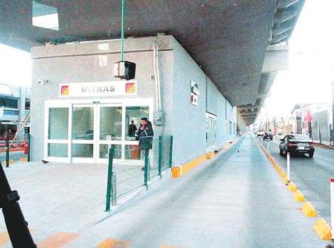 Piden no circular por este carril.