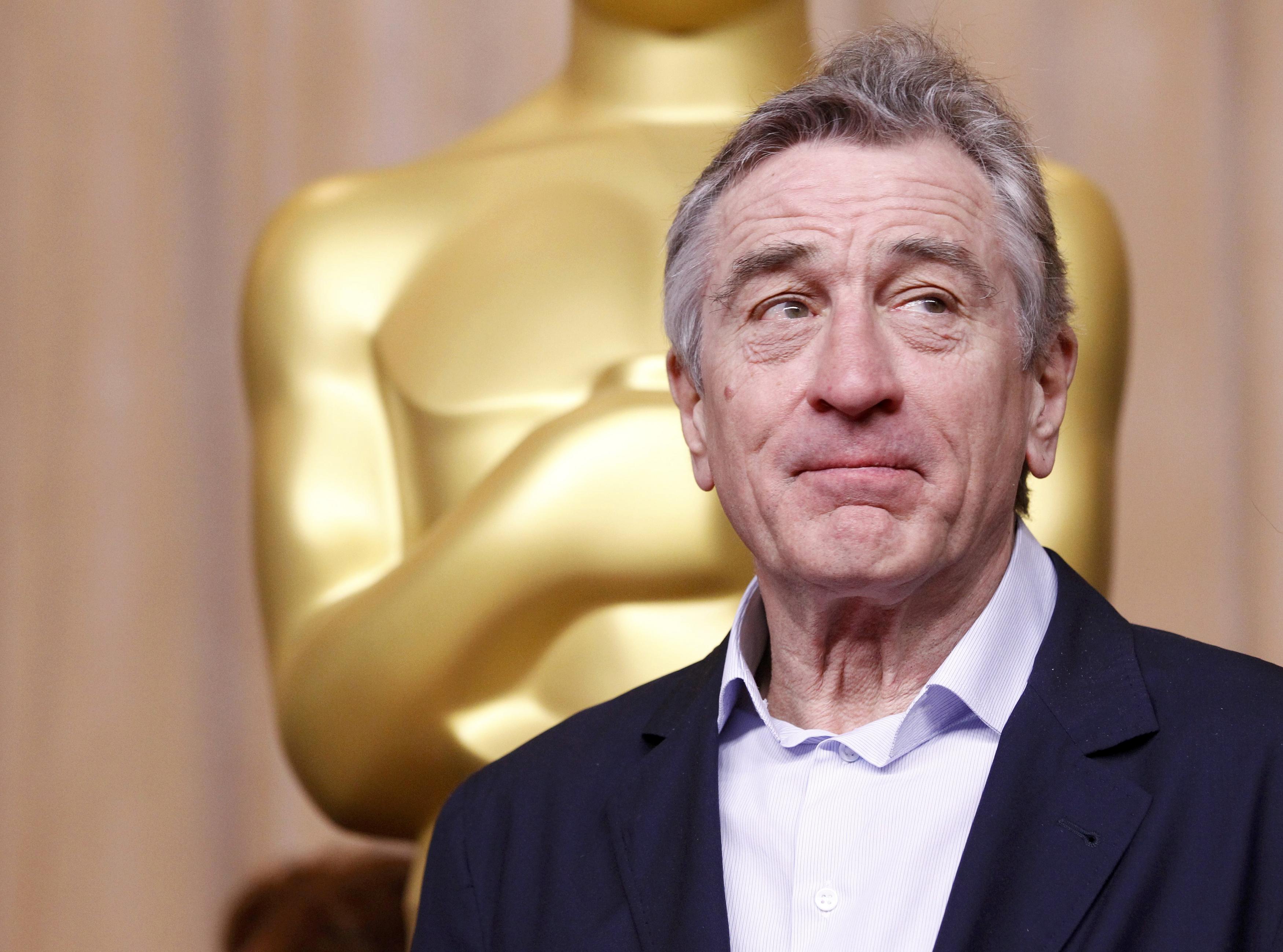 Robert de Niro, quien consiguió su primer nominación en 1974 y hasta el momento lleva siete candidaturas de las cuales ha ganado dos, está incluido en