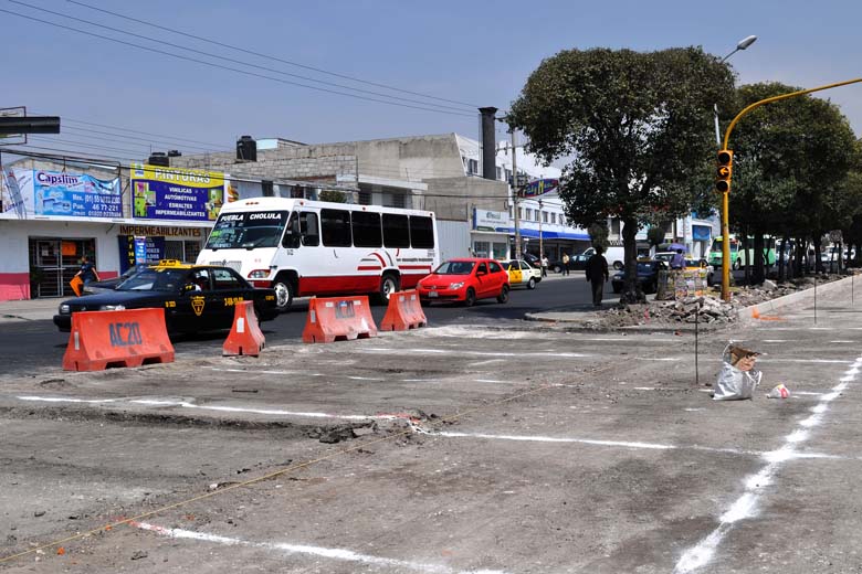 Avances de las obras de pavimentacion en el Bulevar Norte.