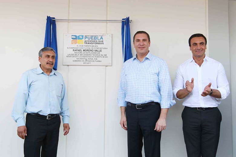 El gobernador Rafael Moreno Valle, en gira de trabajo por San Salvador El Verde.