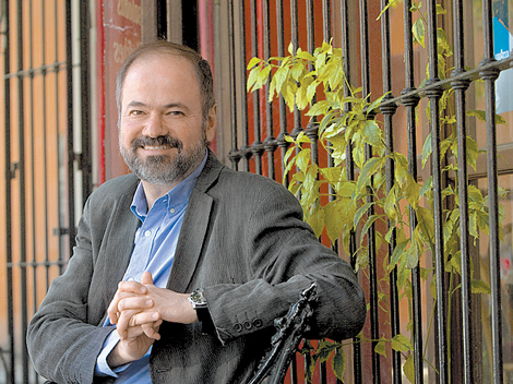 Será miembro de la institución junto a su padre, don Luis Villoro.