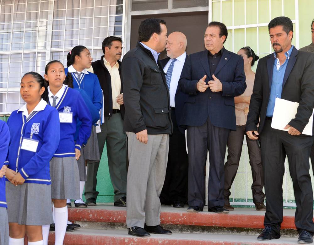 Durante la inauguración del aula de medios. 