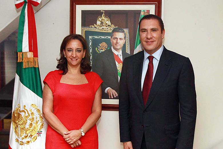 Claudia Ruiz Massieu y Rafael Moreno Valle.
