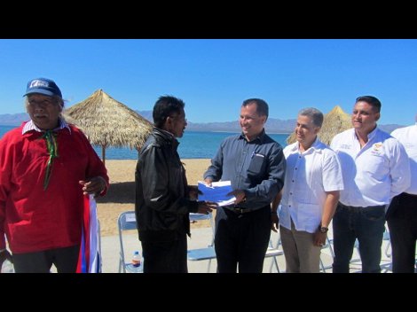 David Morales, gobernador de la tribu Comca'ac en Sonora, presidió eventos en esta población.