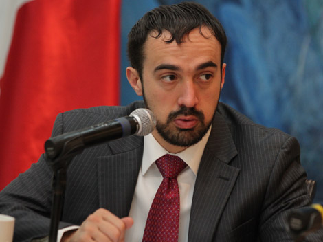 Hernán Salinas Wolberg, secretario de Ayuntamiento sampetrino.