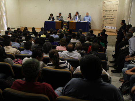 Mesa de diálogo en la UA de C unidad Torreón.