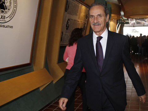 Ernesto Gil Elorduy descartó que exista un plazo para que se derogue el arraigo en la entidad. 