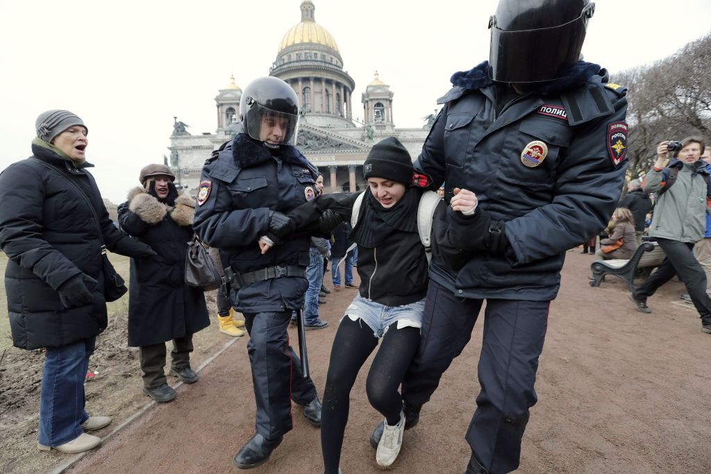 Manifestantes detenidos en Rusia
